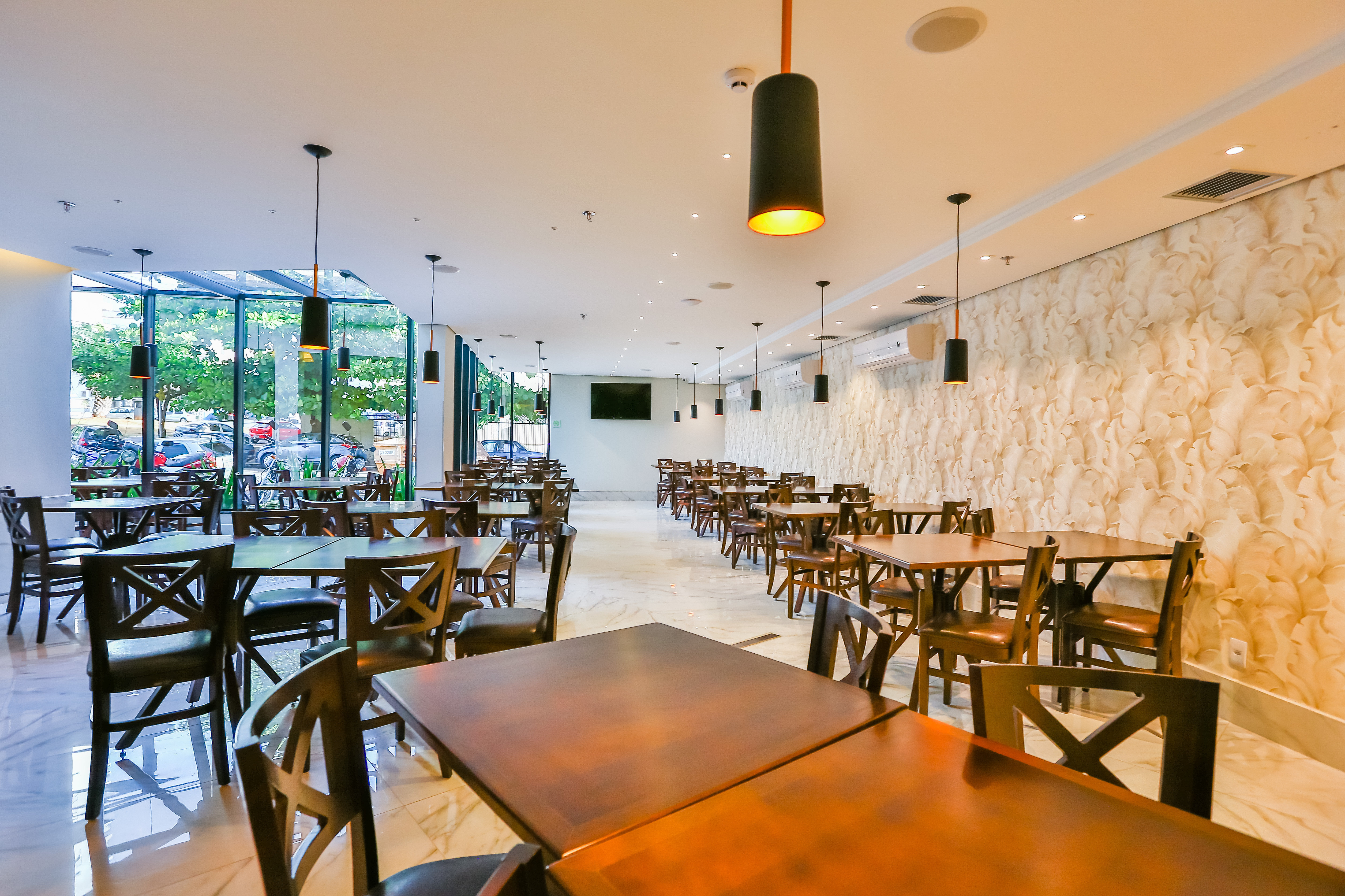 HOLIDAY INN GOIANIA 53/78