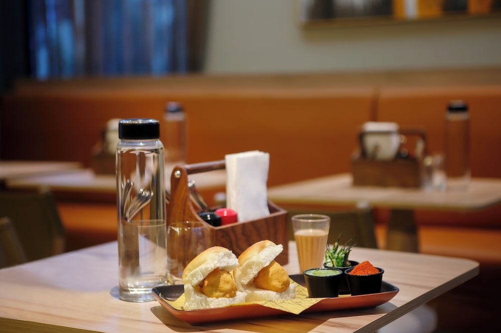 Ibis Mumbai BKC 65/75
