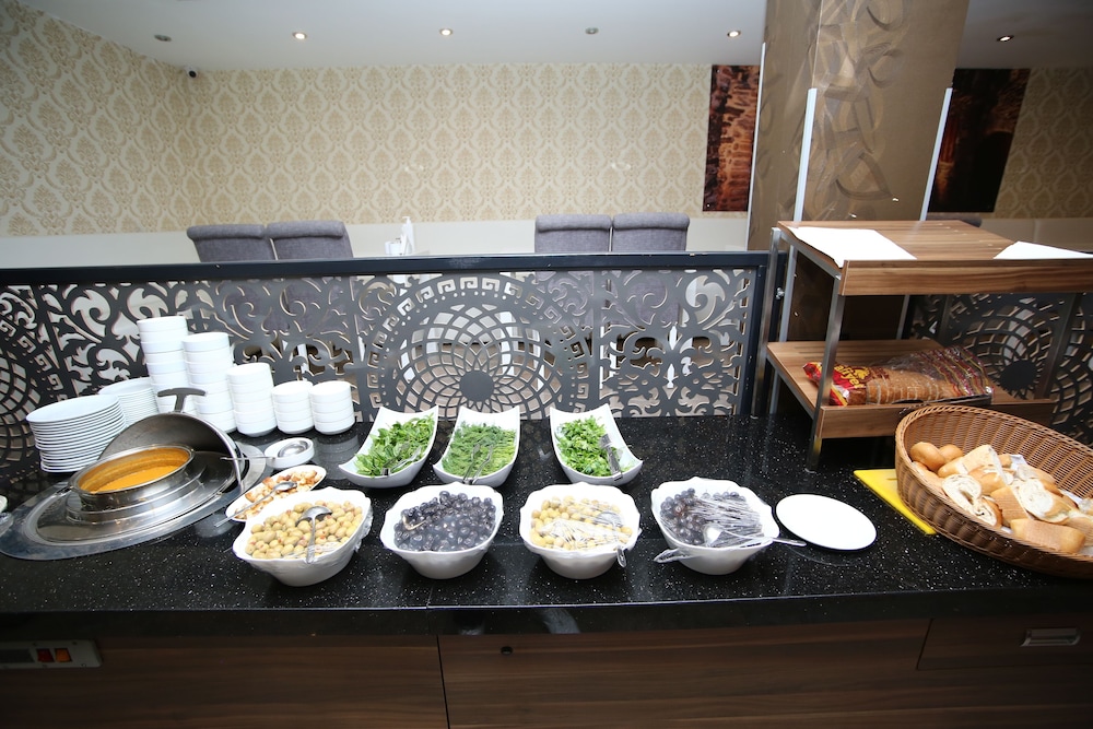 Grand Silay Hotel 42/50