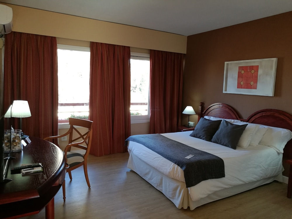 Standard, Twin Beds