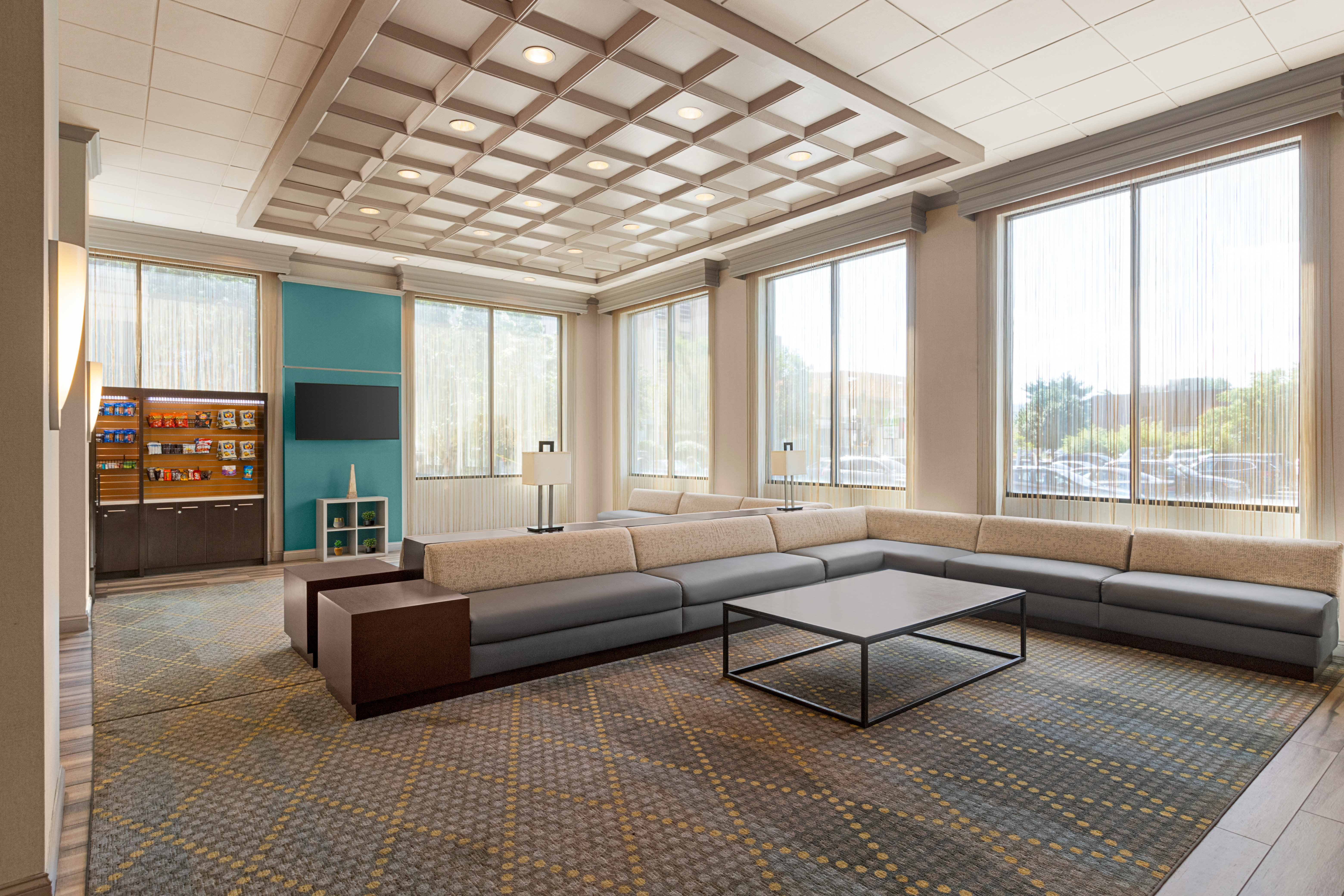 HOLIDAY INN BOSTON BUNKER HILL AREA 40/67