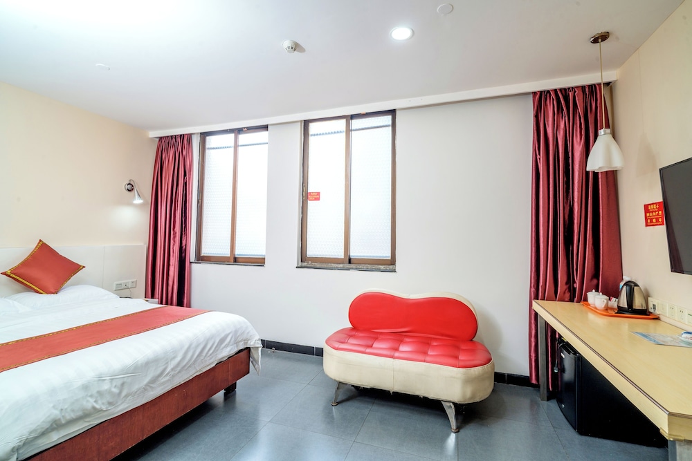 LN White House Hotel 14/48