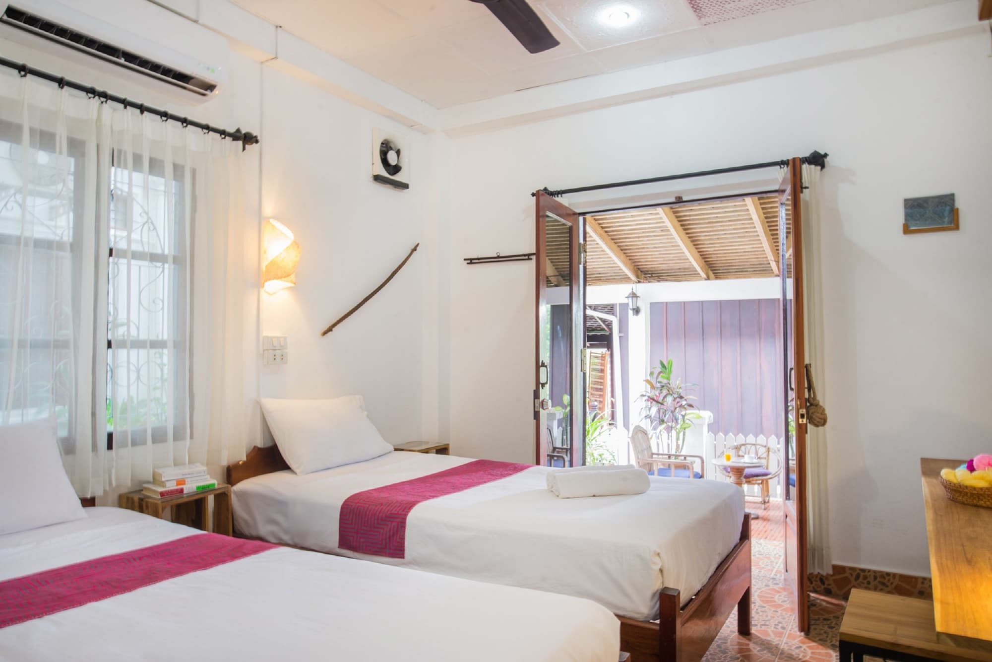 DELUXE, TWIN BEDS, BALCONY