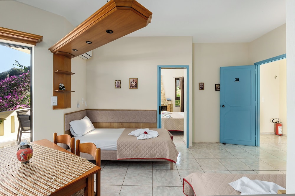 Sunrise Hotel and Apartments Rodakino 45/73