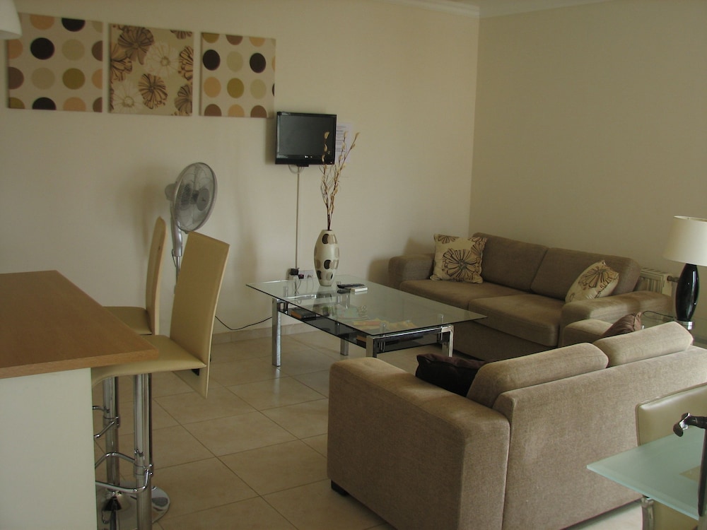 Hill View Hotel Apartments 26/50