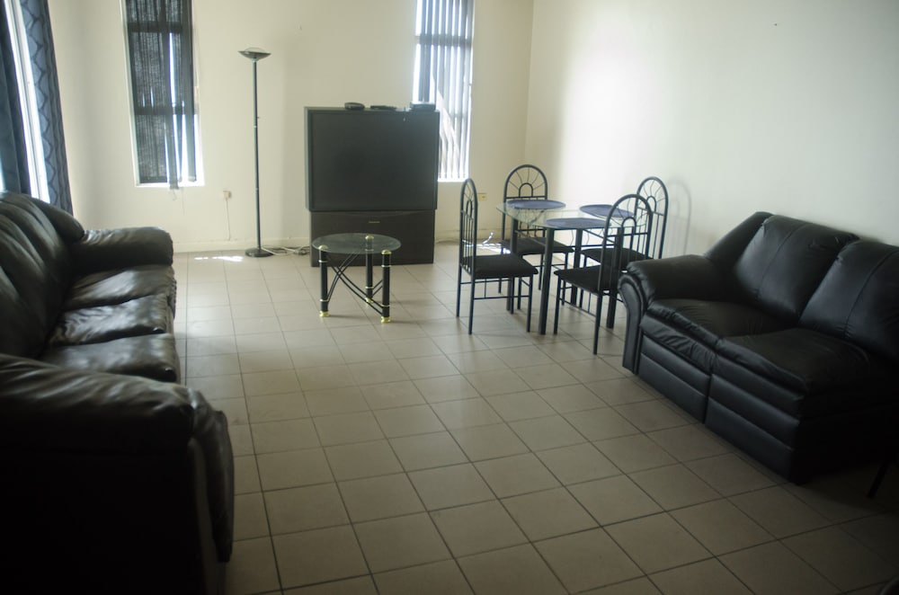 Skymiles Beach Suite 8/26