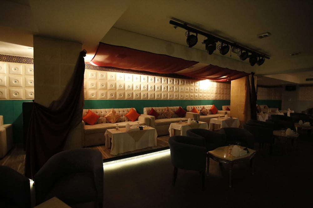 Crystal Palace Hotel 31/42