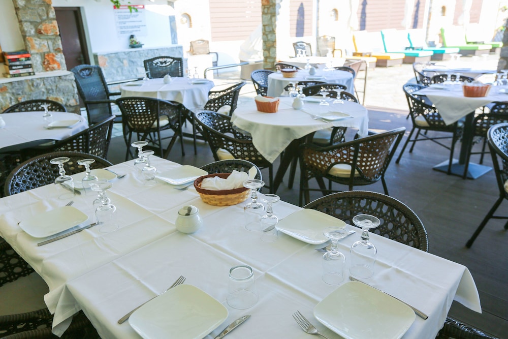 SKIATHOS ISLAND SUITES 35/50
