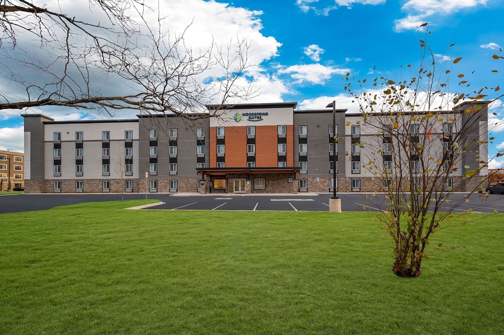 WoodSpring Suites Dearborn - Detroit 24/34