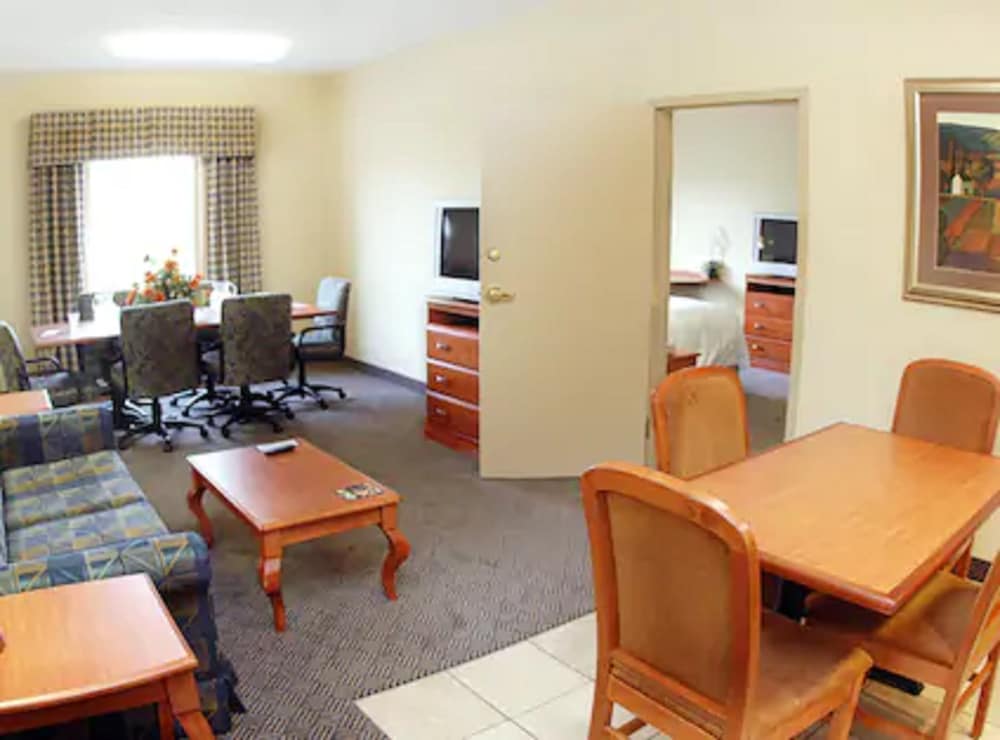 Hampton Inn Jacksonville Il 20/28