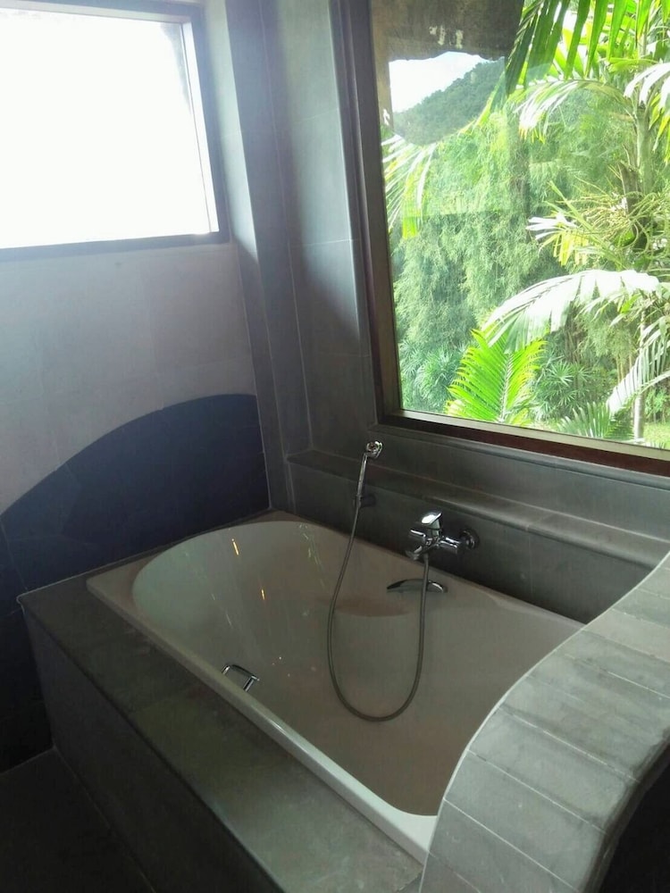 Villa, Water Front، Bura Resort Chiang Rai 5/5