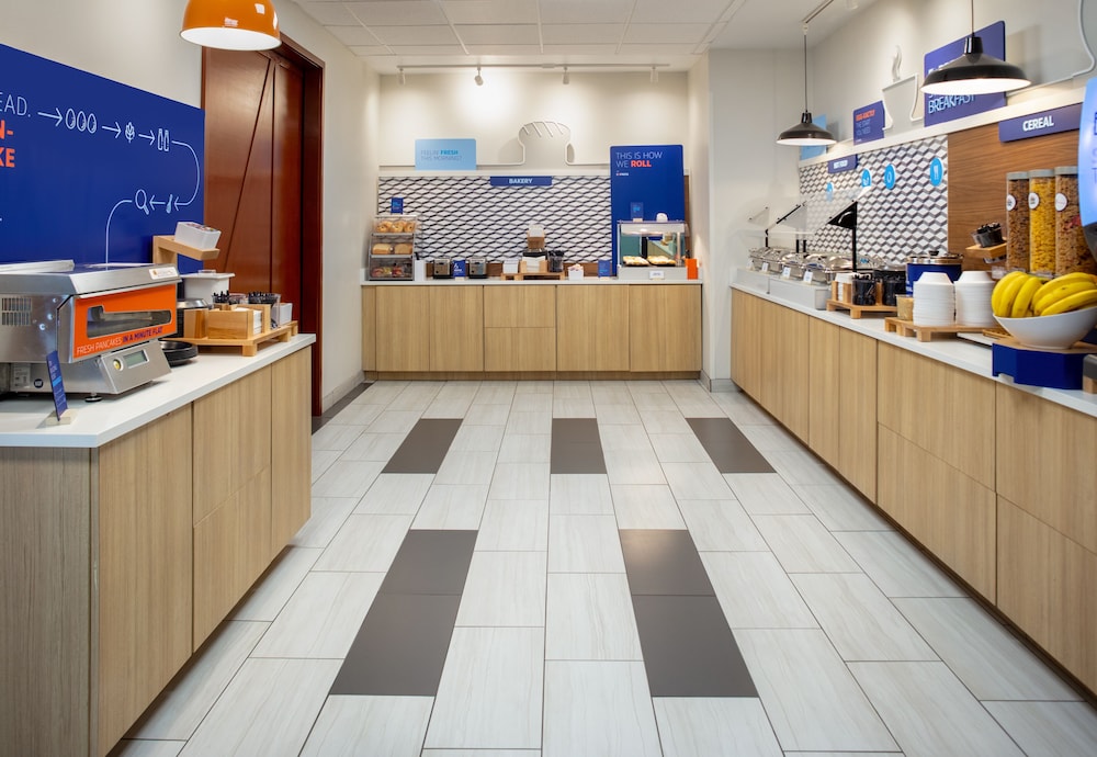 Holiday Inn Express & Suites El Paso North, an IHG Hotel 12/50