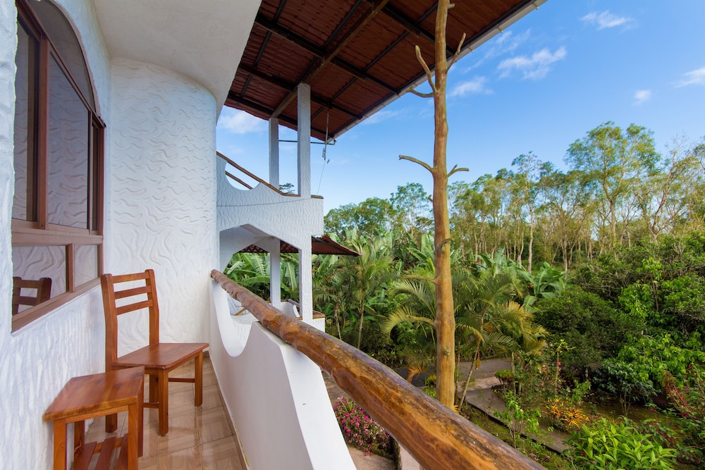 Twin Lodge Galapagos Hotel 3/68