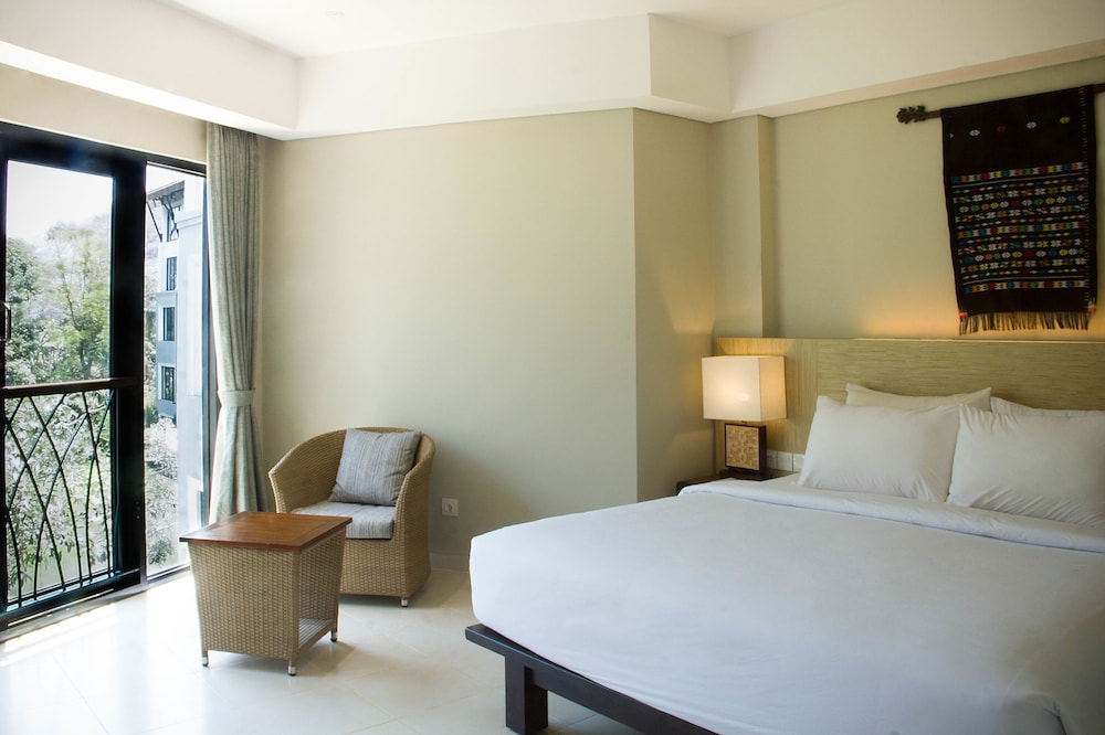 Bintang Flores Hotel 34/65