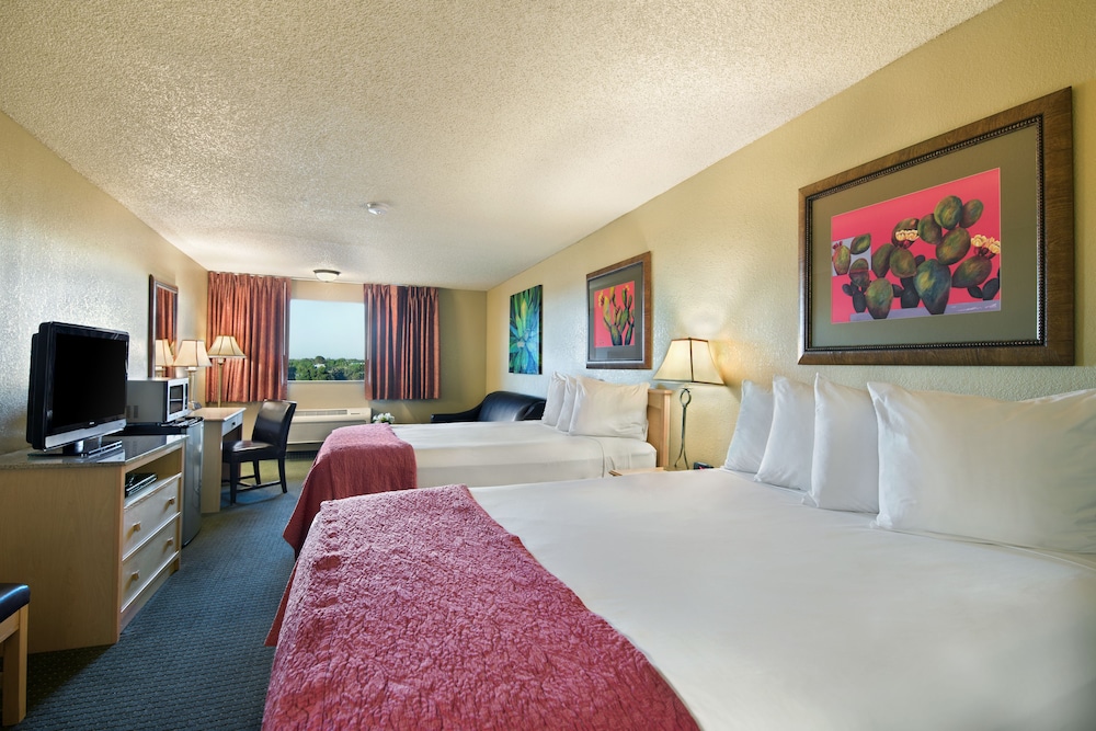 Oxnard Inn Lancaster, CA 20/59