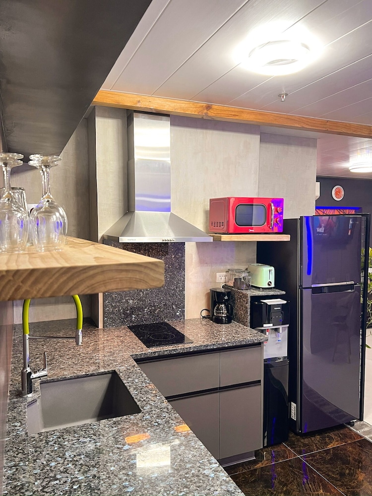 Clockworkorange Luxury Suites 72/72