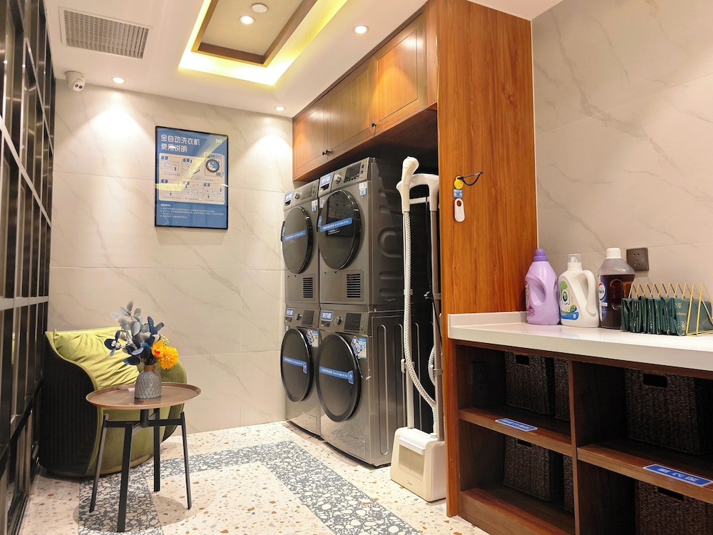 Nostalgia S Hotel (Beijing Nest-type Olympic Stadium Center) 15/57