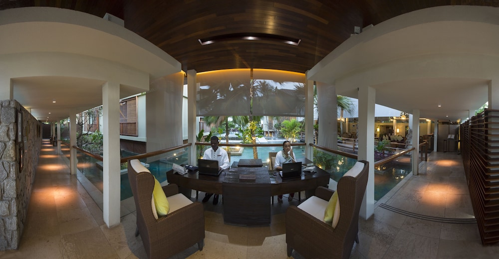 Dhevatara Beach Hotel And Spa 31/36