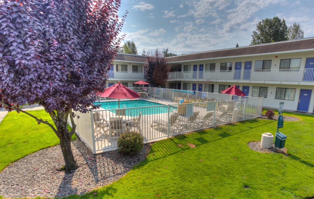 Motel6 Troutdale, OR - Portland East 8/59