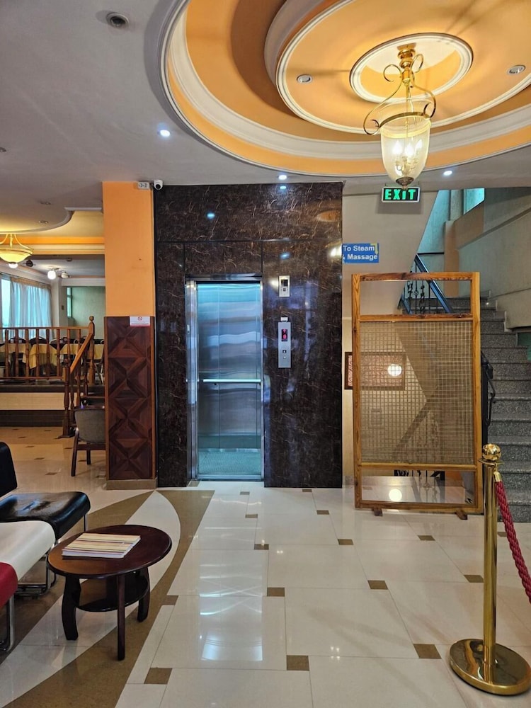 C Fun Addis Hotel 8/50