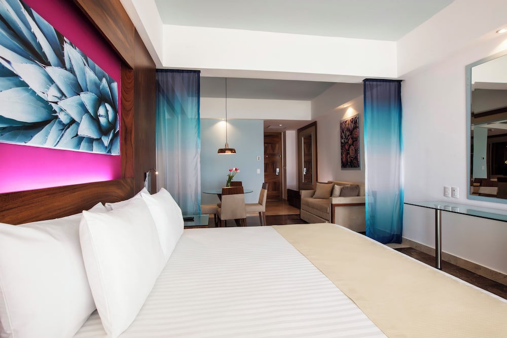 ALTITUDE, JUNIOR SUITE, DOUBLE BED, OCEAN FRONT