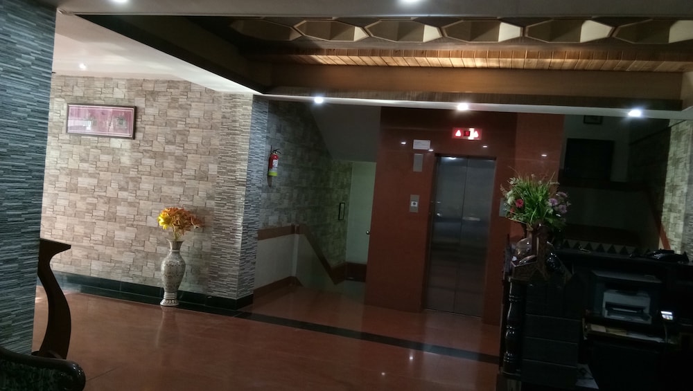 HOTEL ARCH MANOR DELUXE 6/22