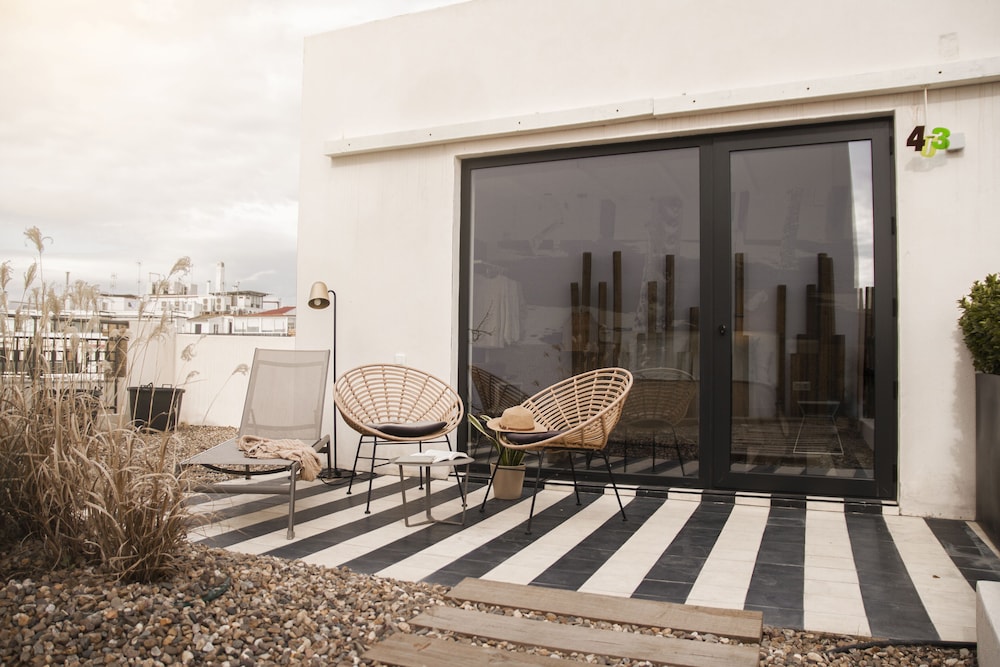 room Select Tetuan 5/50