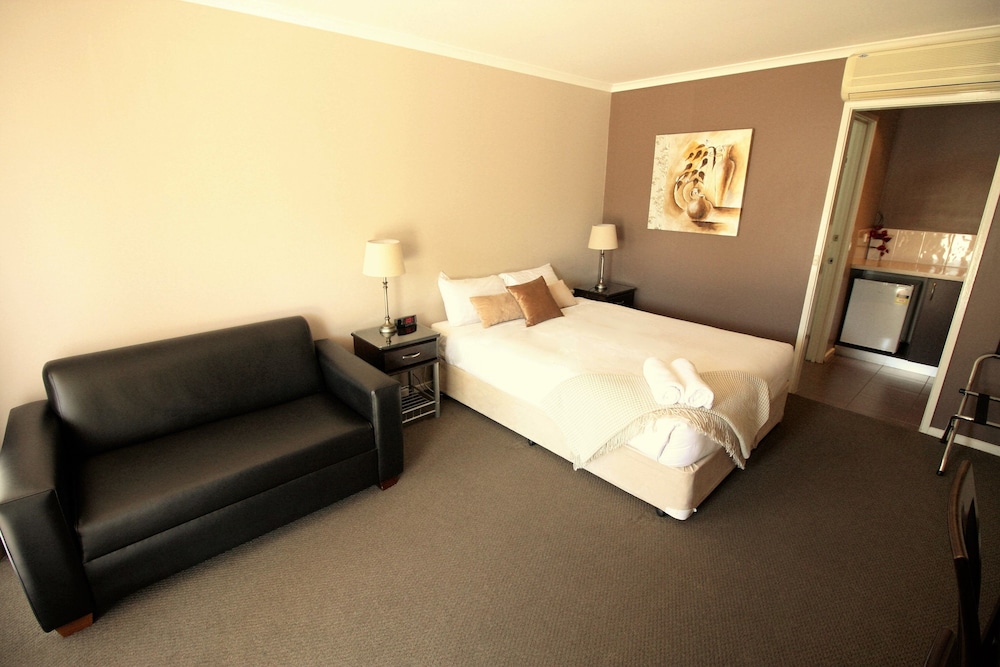 Pevensey Motor Lodge 41/52