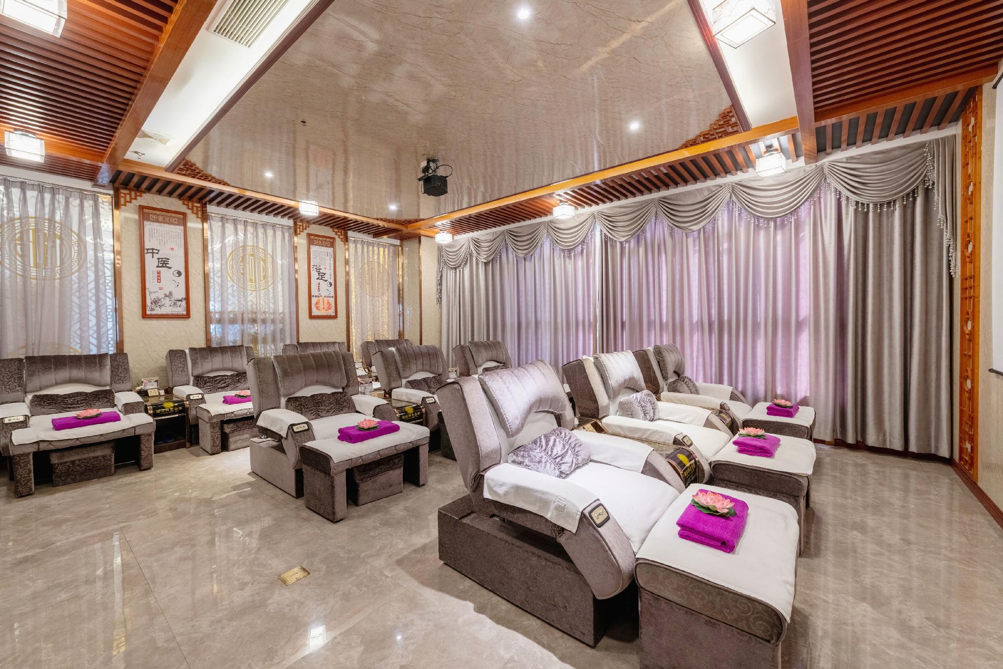 Vienna Hotel (Shenzhen Longhua Qinghu Road Branch 23/33
