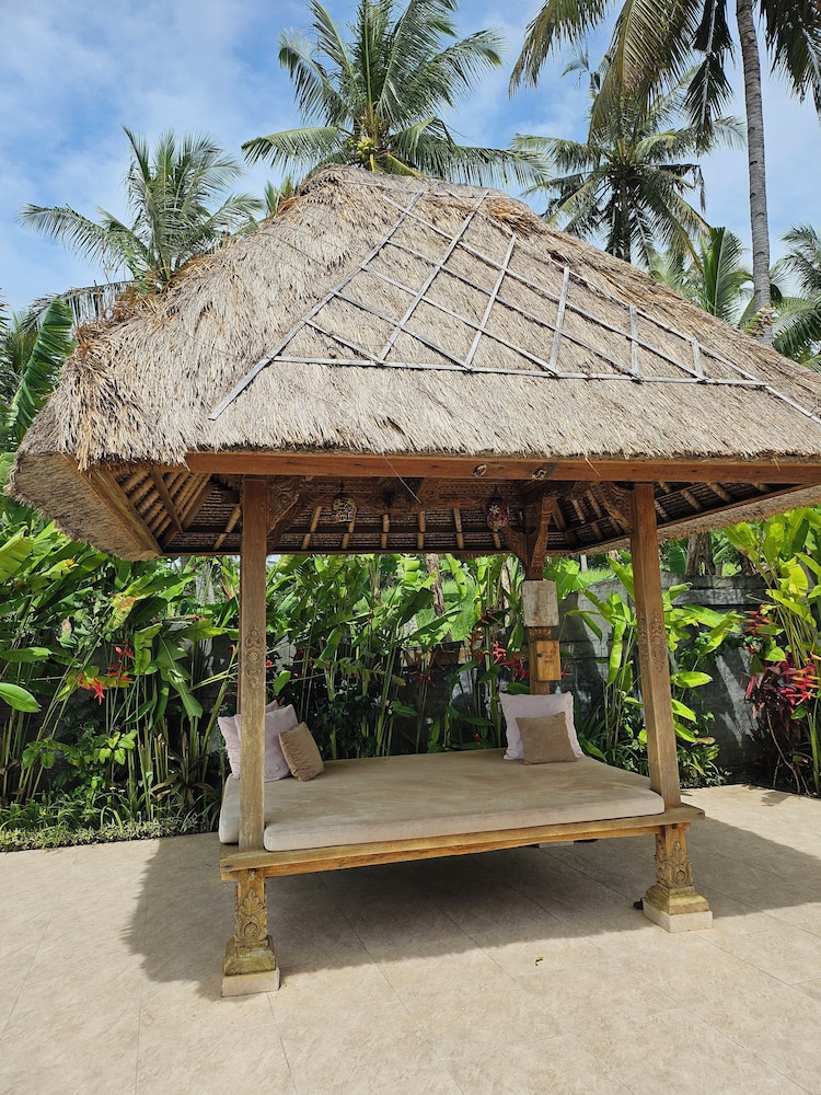 Puri Dajuma Beach Eco Resort & Spa 5/75