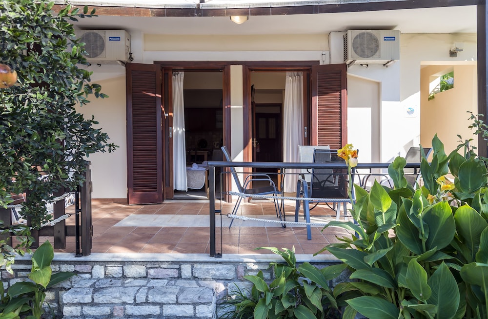 Lobby at Akrogiali Hotel, MESSINI