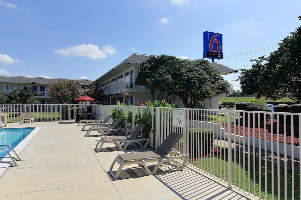 Motel6 Austin, TX - North 43/48