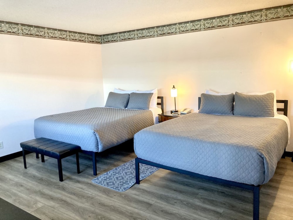 Coast Riders Inn 13/50