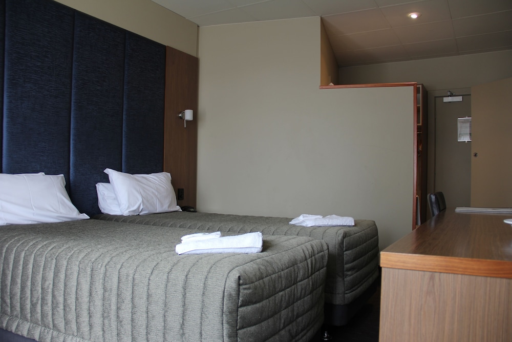 MARION HOTEL 17/70