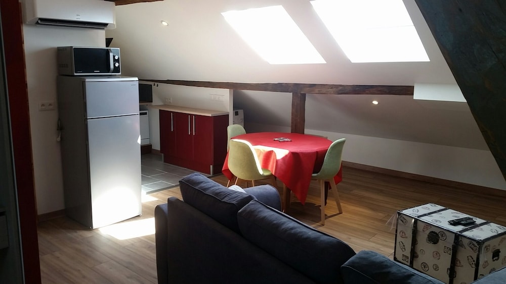 Logis Hotel Les Pasteliers 23/36