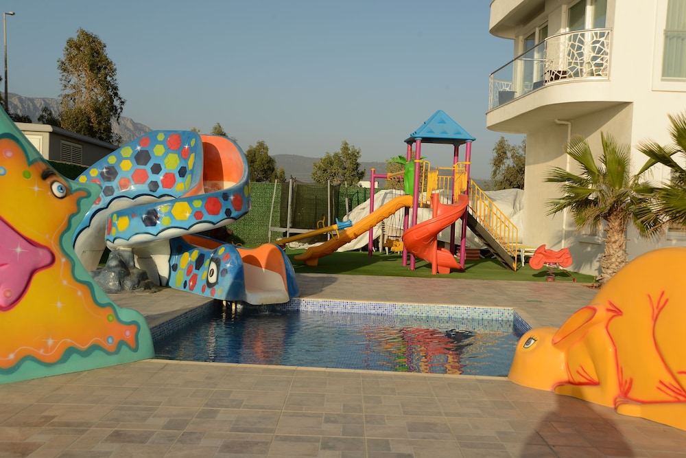 Marpessa Blue Beach Hotel 41/50