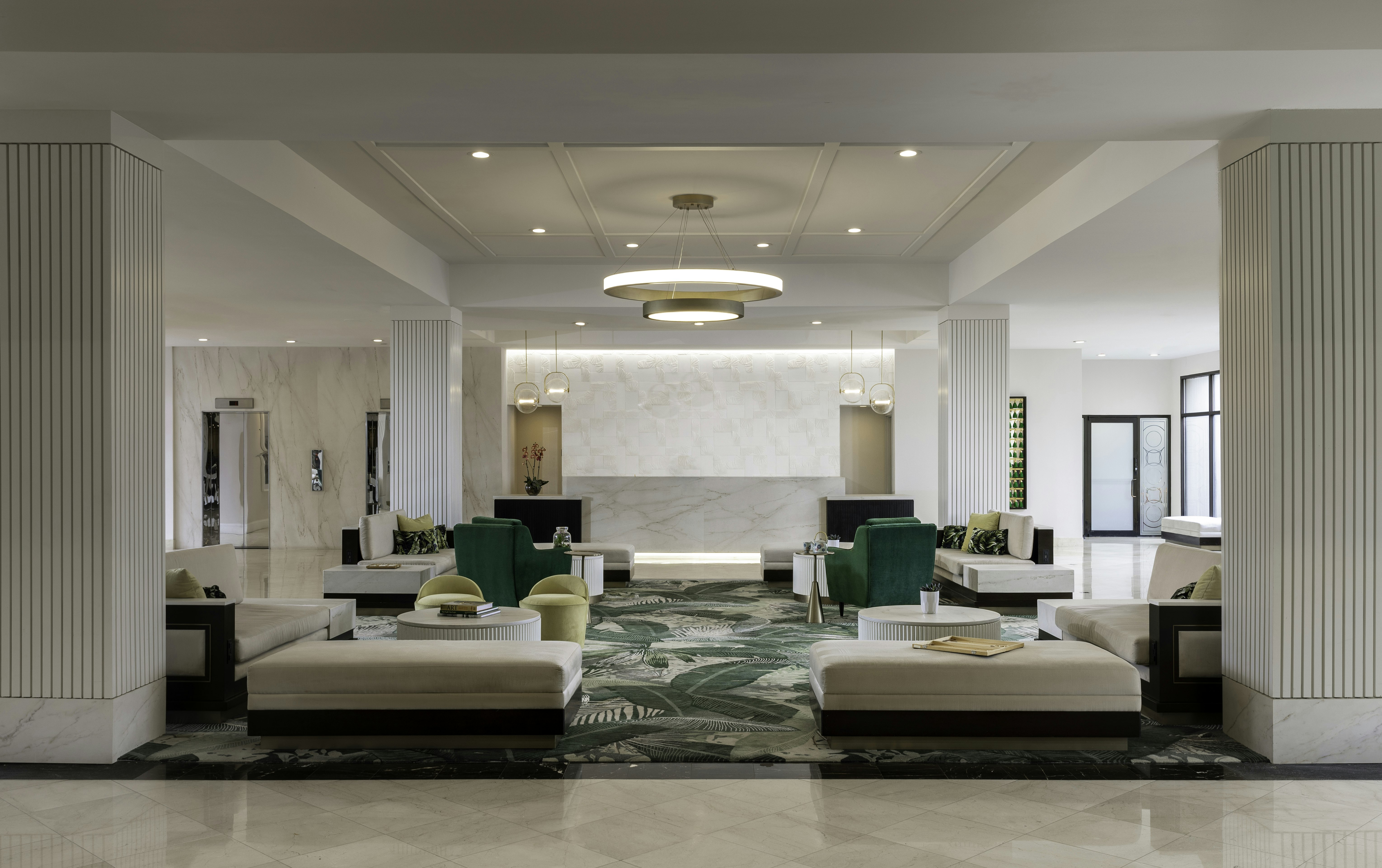 Hilton Palm Beach Airport 6/79