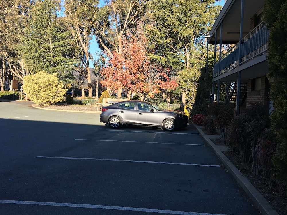 RED CEDARS MOTEL CANBERRA 33/42
