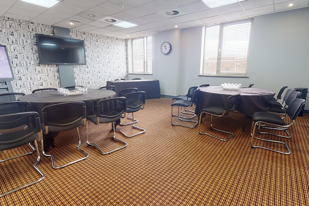 Village Prem Swansea Hotel Leisure Club 53/61