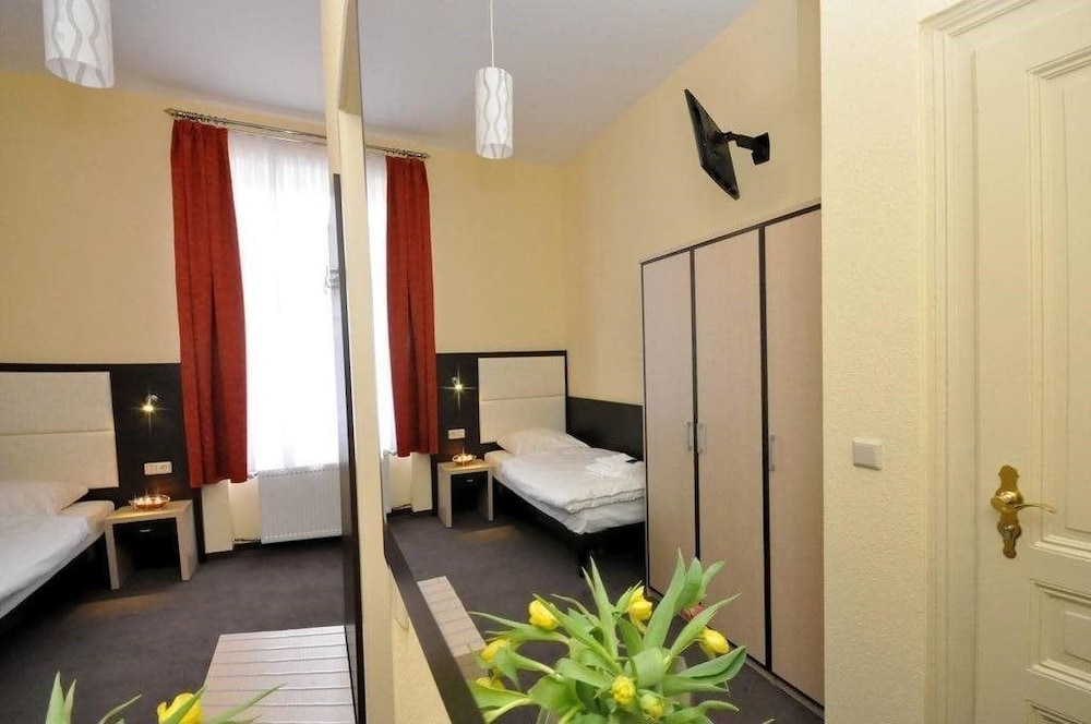 Hotel Bova 22/23