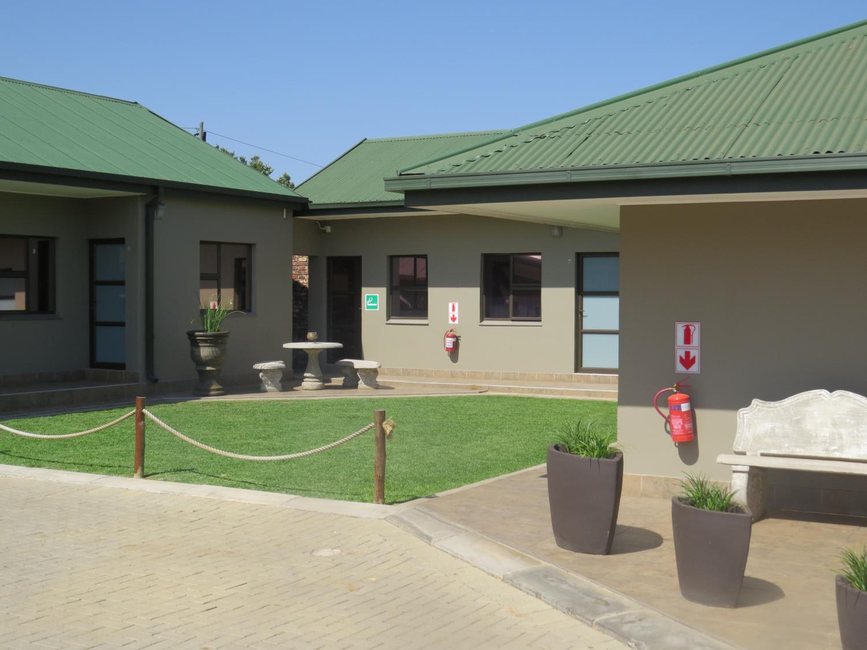 Villa Strada Guesthouse and Conference Venue 10/16