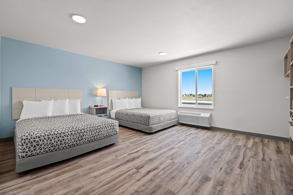 WoodSpring Suites Manteca - Stockon South 37/63