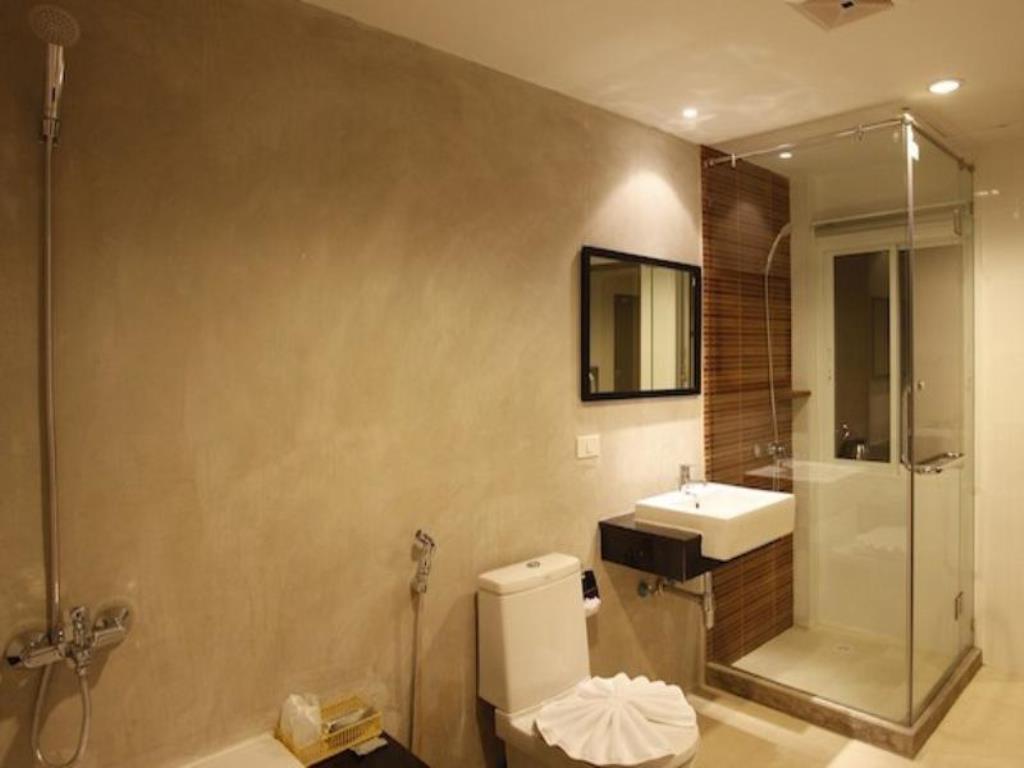 Nize Hotel 24/25