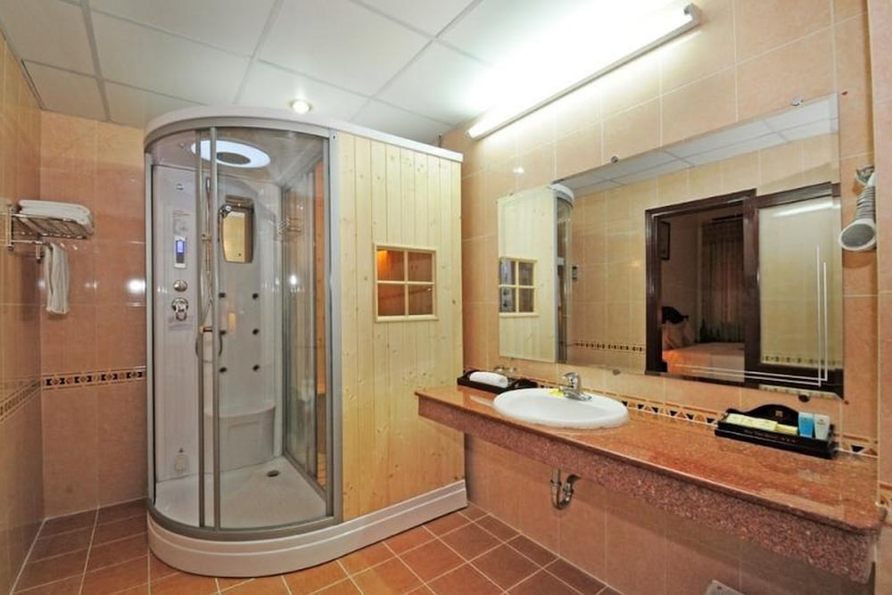 Duy Tan Hotel 32/47