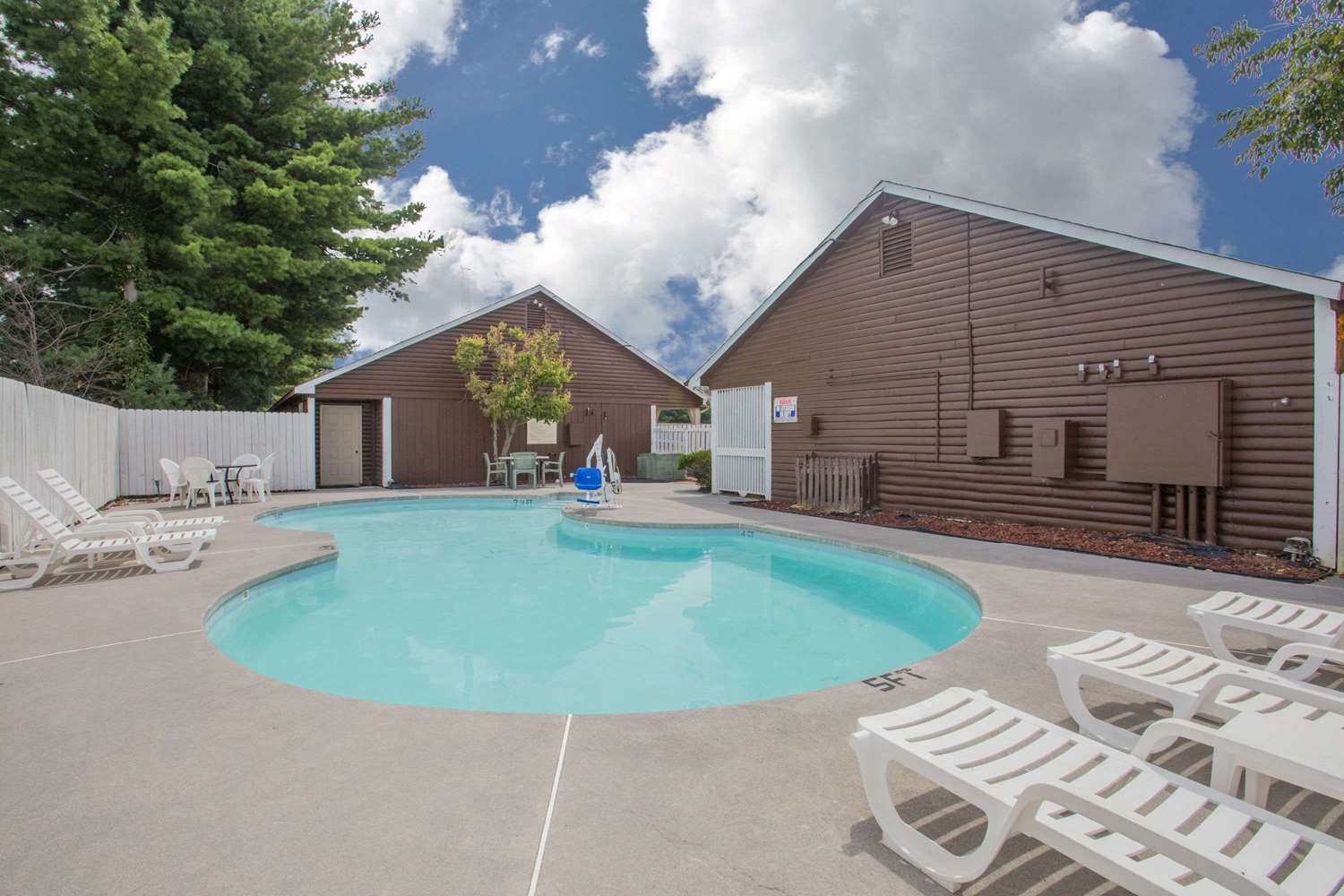 Super 8 By Wyndham Christiansburg 4/6