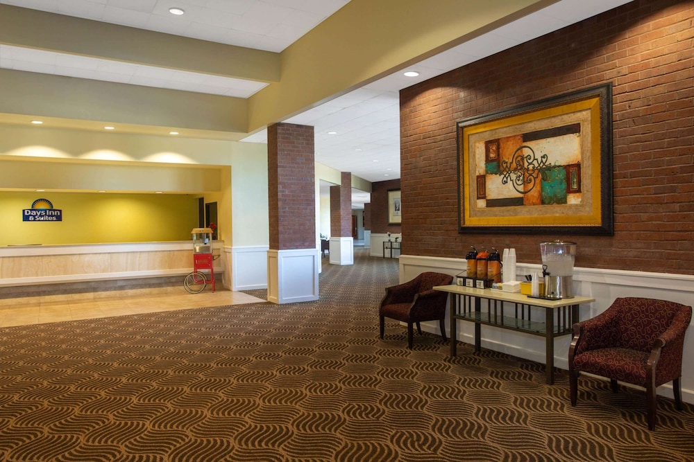 Days Inn Suites Tallahassee Conference Center I 10 Hotel 7/57