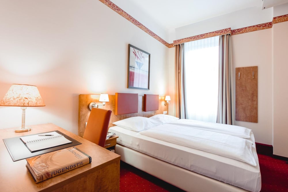 Hotel Allegro 8/53