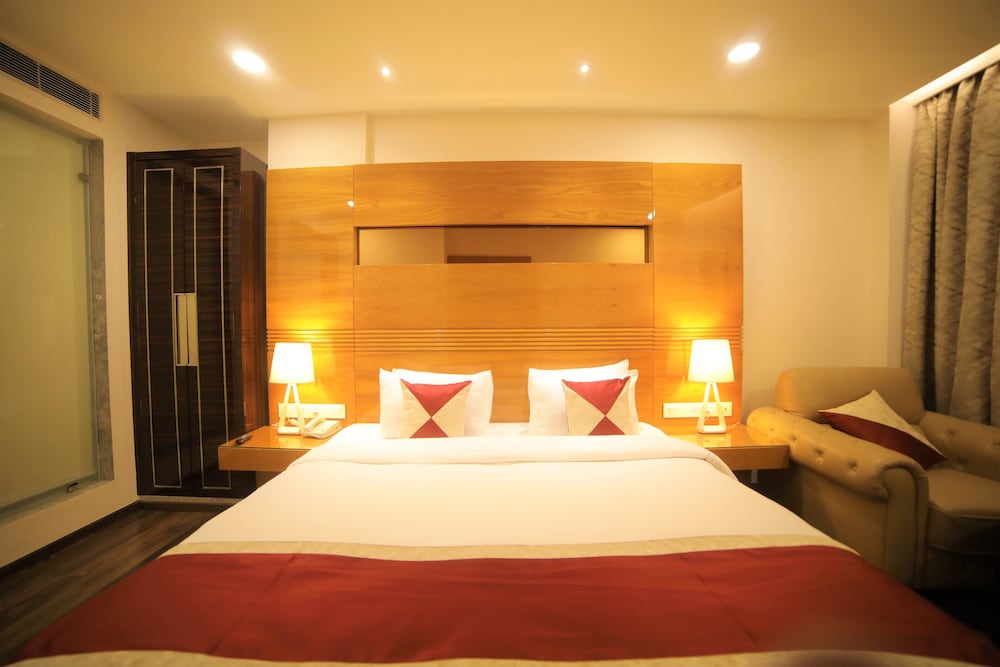Hotel La New Delhi 10/40