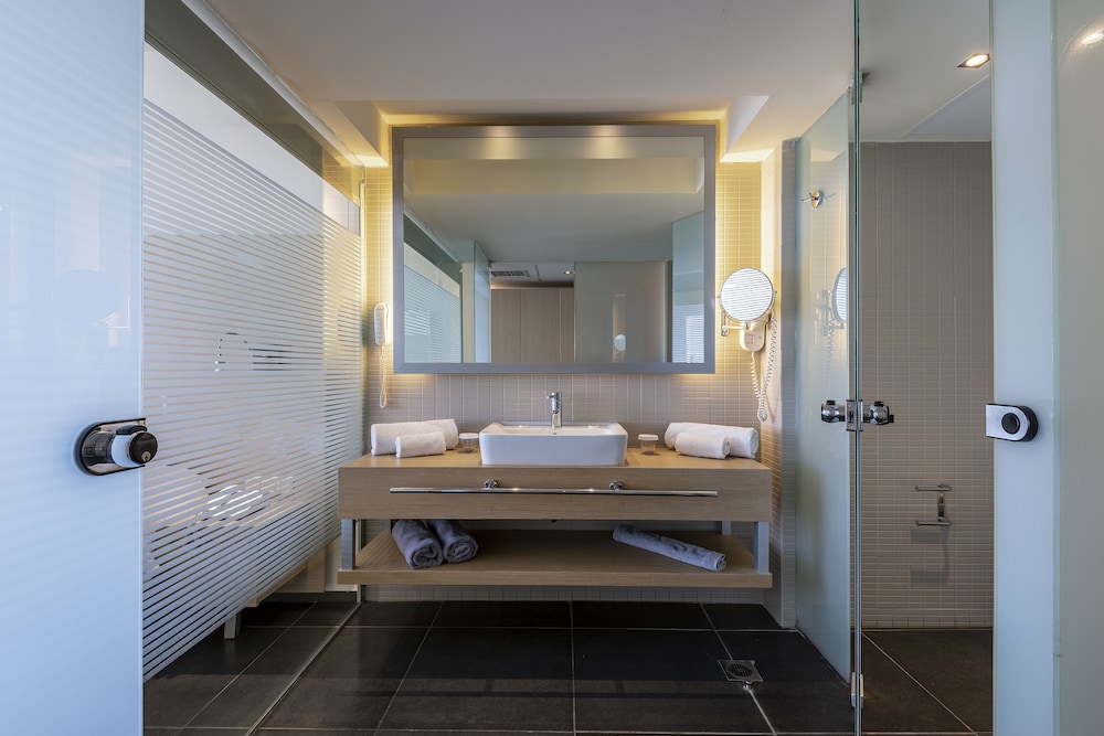 Room, Queen Bed, Lateral Side Sea View, Sofa