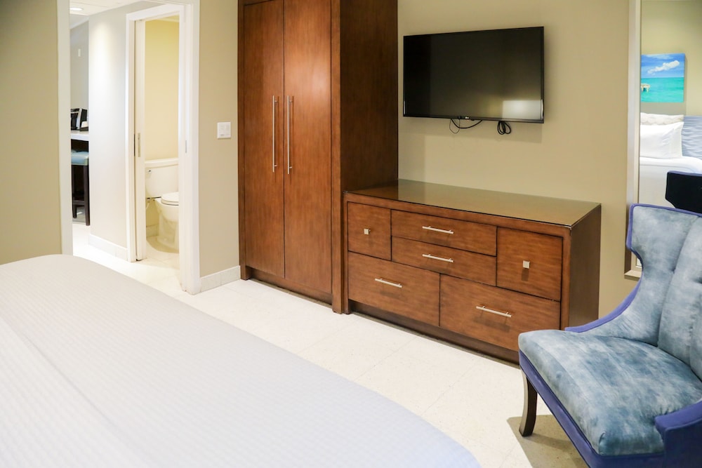 Orchid Key Inn 43/67